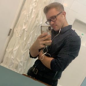 Meet your Posher, Adam